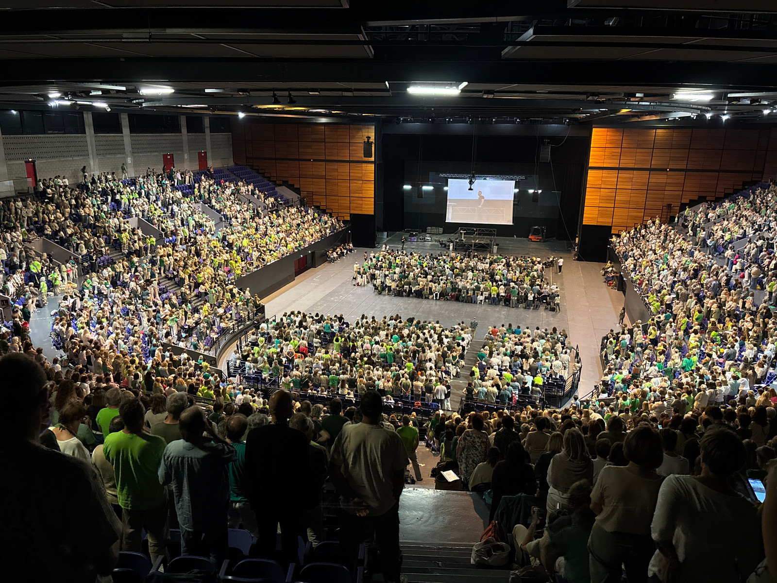 4 800 voix pour un frisson géant : Le Zénith de Toulon a vibré avec Le Chœur du Sud !